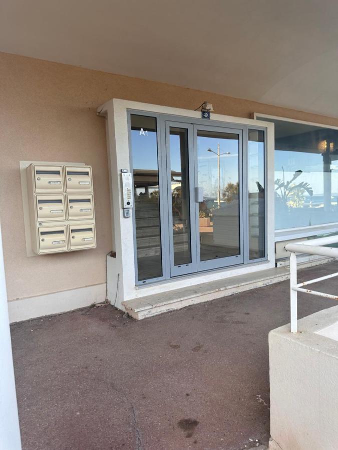 Premium Sea Front Apartment Le Lavandou