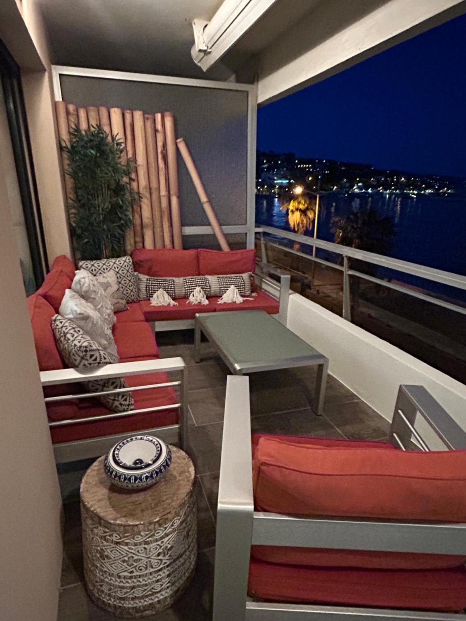 Premium Sea Front Apartment *